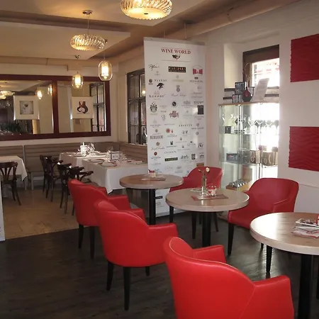 Riviera Vendegszobak Bed & Breakfast