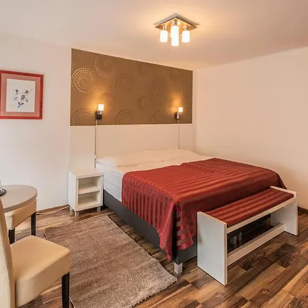 Riviéra Vendégszobák 3* Mosonmagyaróvár