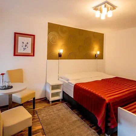 Riviéra Vendégszobák Bed & Breakfast