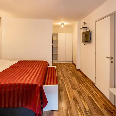 Riviéra Vendégszobák Bed & Breakfast Mosonmagyaróvár